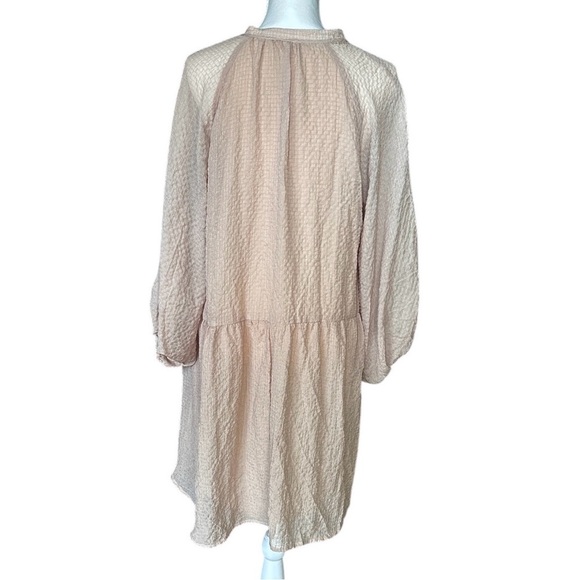 H&M Beige Shift Dress Balloon Sleeve Lined Crepe Chiffon V-neck Short sz M - Picture 3 of 9